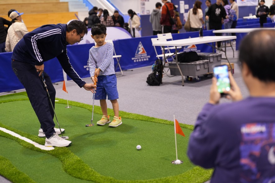 <p>Fourteen national sports associations hosted try‑out booths spanning a range of sports. Highlights included golf and taekwondo, which were promoted to Tier A Sports last year, and lacrosse, making its debut at the Open Day and giving the public an early taste of one of the Los Angeles 2028 Olympic Games new team events.</p>
